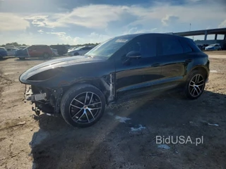 PORSCHE MACAN BASE