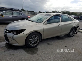 TOYOTA CAMRY SE