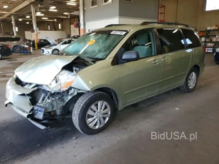 TOYOTA SIENNA LE 7-PASSENGER