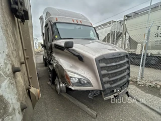 FREIGHTLINER CASCADIA 1