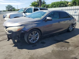 TOYOTA CAMRY SE