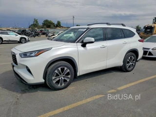TOYOTA HIGHLANDER XLE