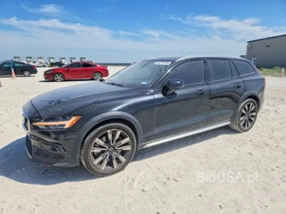 VOLVO V60 CROSS COUNTRY T5 MOMENTUM