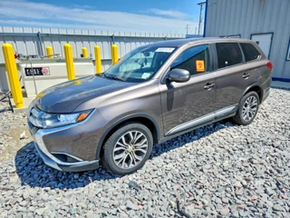 MITSUBISHI OUTLANDER SE