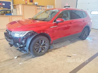 VOLKSWAGEN TIGUAN SE