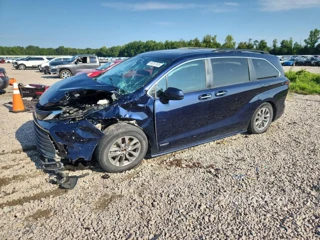 TOYOTA SIENNA XLE