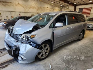 TOYOTA SIENNA SPORT