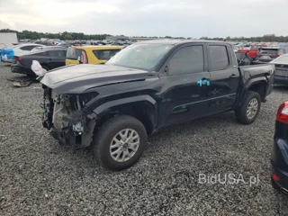 TOYOTA TACOMA SR5