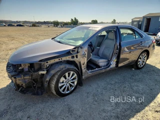 TOYOTA CAMRY XLE V6