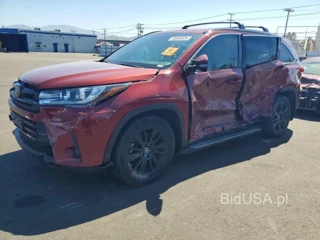 TOYOTA HIGHLANDER SE
