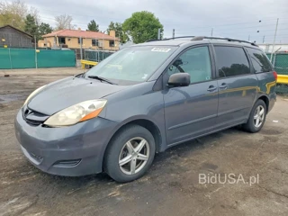 TOYOTA SIENNA LE 8-PASSENGER