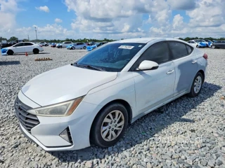 HYUNDAI ELANTRA SE
