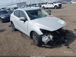 TOYOTA TOYOTA YARIS LE