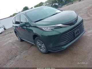 TOYOTA TOYOTA SIENNA LE