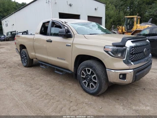 TOYOTA TOYOTA TUNDRA SR5