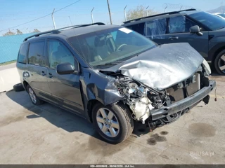 TOYOTA TOYOTA SIENNA LE