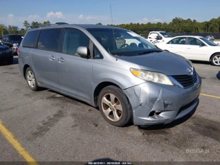TOYOTA TOYOTA SIENNA LE V6 8 PASSENGER