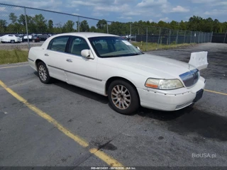 LINCOLN LINCOLN TOWN CAR SIGNATURE