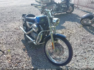 HARLEY-DAVIDSON HARLEY-DAVIDSON XL883 C