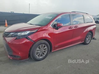 TOYOTA SIENNA LE