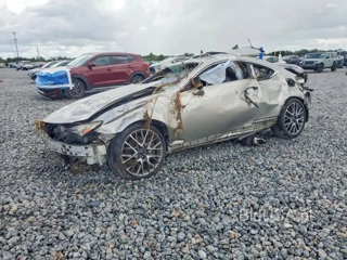 LEXUS RC 200T