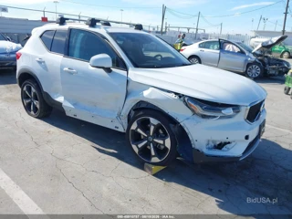 VOLVO VOLVO XC40 T5 MOMENTUM