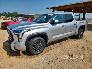 TOYOTA TUNDRA SR5