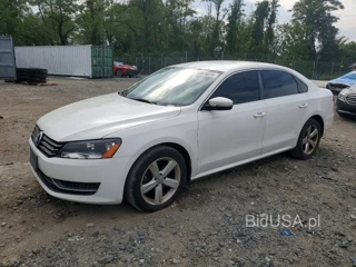 VOLKSWAGEN PASSAT SE