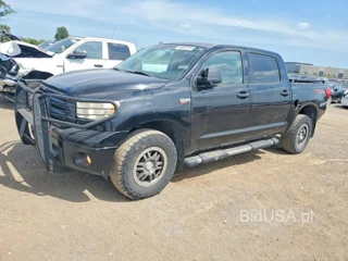 TOYOTA TUNDRA CREWMAX SR5