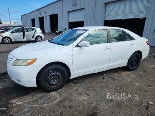 TOYOTA CAMRY BASE