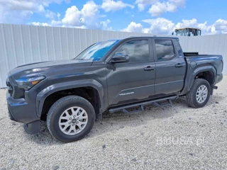 TOYOTA TACOMA SR5