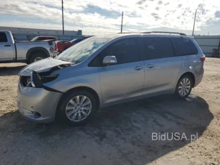 TOYOTA SIENNA XLE 8-PASSENGER