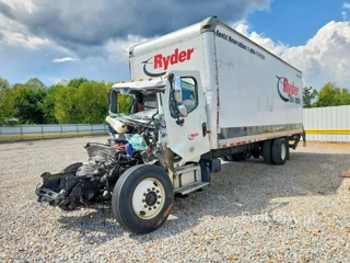 FREIGHTLINER M2