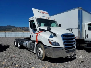 FREIGHTLINER CASCADIA 126