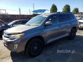 TOYOTA HIGHLANDER HYBRID