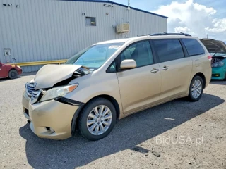 TOYOTA SIENNA XLE 7-PASSENGER