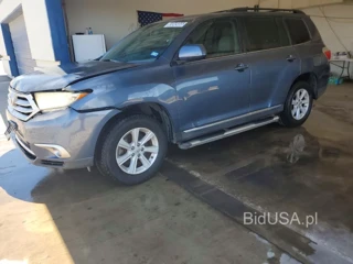 TOYOTA HIGHLANDER SE