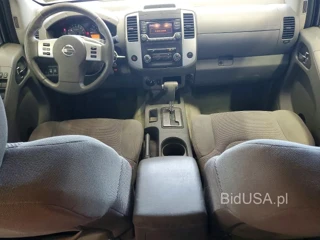 NISSAN FRONTIER SV