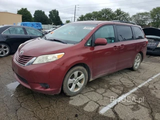 TOYOTA SIENNA LE