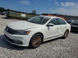 VOLKSWAGEN PASSAT SE