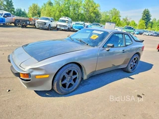 PORSCHE 944