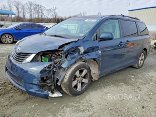 TOYOTA SIENNA LE