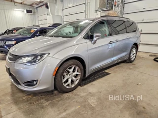 CHRYSLER PACIFICA TOURING L