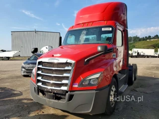 FREIGHTLINER CASCADIA 126