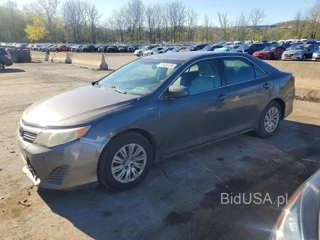 TOYOTA CAMRY HYBRID LE