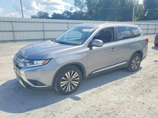 MITSUBISHI OUTLANDER SE