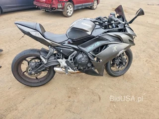 KAWASAKI EX650 R