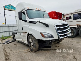 FREIGHTLINER CASCADIA 126