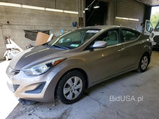 HYUNDAI ELANTRA SE