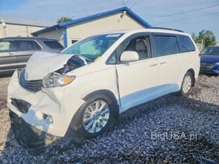 TOYOTA SIENNA XLE 7-PASSENGER
